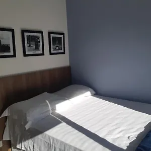 Quarto em Acomodações Particulares Varanda_77 - Cely Ades, São Paulo